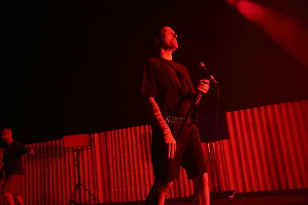 Jason Williamson von der Band Sleaford Mods bei einem Konzert im Tempodrom in Berlin, 14. März 2026. Sleaford Mods Konzert Berlin