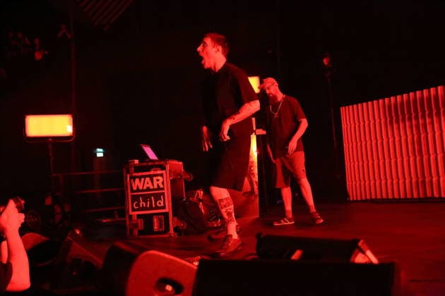 Jason Williamson und Andrew Fearn, v.l., von der Band Sleaford Mods bei einem Konzert im Tempodrom in Berlin, 14. März 2026. Sleaford Mods Konzert Berlin