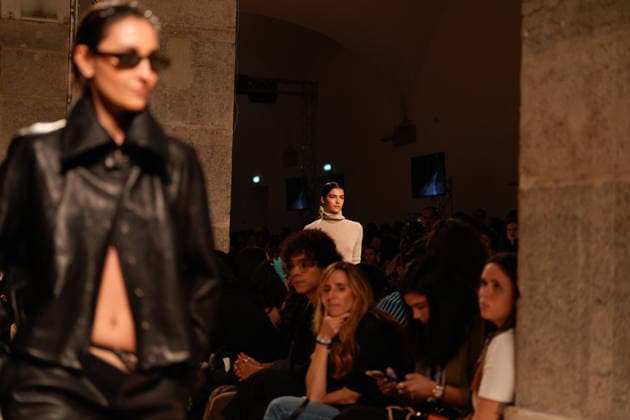 March 14, 2026, Lisbon, Portugal: A model walks the runway during ARNDES fashion show at ModaLisboa Pebbling, Lisbon Fashion Week in Lisboa. Lisbon Portugal - ZUMAs197 20260314_aaa_s197_425 Copyright: xBrunoxdexCarvalhox