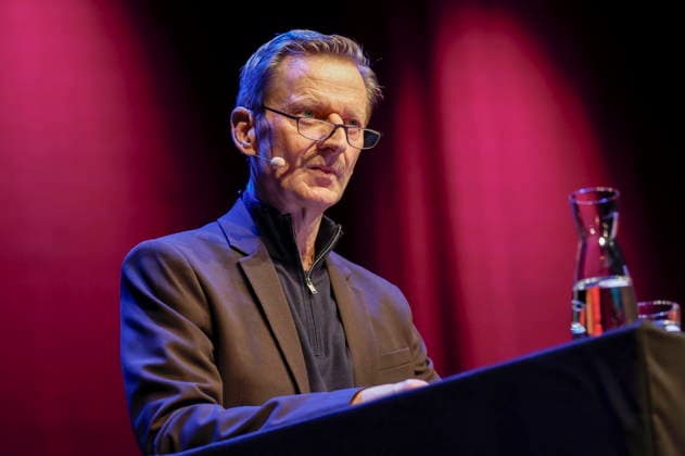 Michael Kessler bei der lit.Cologne 2026 Veranstaltung Ohne uns geht nix! Remix 7 rettet mit Annette Frier und Michael Kessler die Demokratie in der Stadthalle Köln. Köln, 14.03.2026