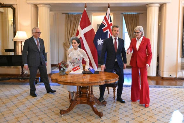 DENMARK ROYALS AUSTRALIA VISIT, Denmark s King Federik X and Queen Mary, Australia™s Governor-General Sam Mostyn and her husband Simeon Beckett after signing the Visitors Book during a Ceremonial Welcome at Government House in Canberra, Sunday, March 15, 2026. ( NO ARCHIVING CANBERRA AUSTRALIAN CAPITAL TERRITORY AUSTRALIA  Copyright: xMICKxTSIKASx 20260315179970109968