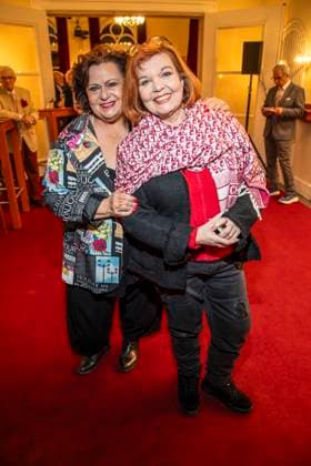 abb Daniela Urbschat und Nicole Urbschat zu Gast bei der Theater Premiere BEKENNTNISSE DES HOCHSTAPLERS FELIX KRULL im Schlosspark Theater am Samstag 14.03.2026 in Berlin Berlin Deutschland