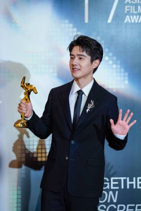 HONGKONG-ENT ASIA-FILM-AWARDS Chinese Actor Liu Haoran, holing a trophy posing for a photo at the Asian Film Awards in Hong Kong, March 15, 2026. NEXPHER Vernon Yuen HONG KONG