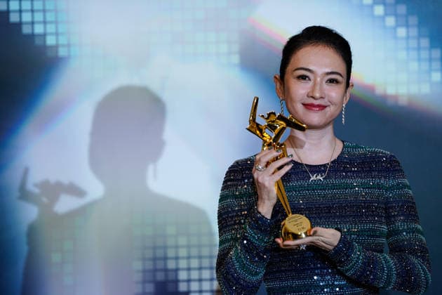 HONGKONG-ENT ASIA-FILM-AWARDS Chinese Actress Zhang Ziyi, holing a trophy posing for a photo at the Asian Film Awards in Hong Kong, March 15, 2026. NEXPHER Vernon Yuen HONG KONG