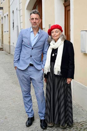 Sebastian Kommerell mit Mutter Blanche Kommerell bei der Vernissage & Lesung Gesichter in der Galerie Zwoneun. Görlitz, 14.03.2026