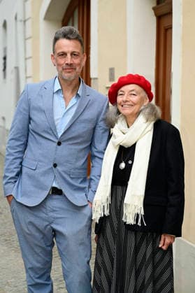 Sebastian Kommerell mit Mutter Blanche Kommerell bei der Vernissage & Lesung Gesichter in der Galerie Zwoneun. Görlitz, 14.03.2026