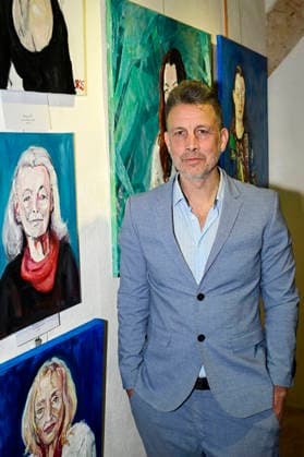 Sebastian Kommerell bei der Vernissage & Lesung Gesichter in der Galerie Zwoneun. Görlitz, 14.03.2026