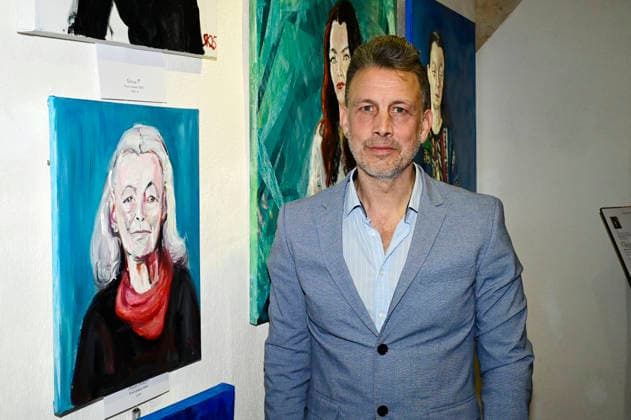 Sebastian Kommerell bei der Vernissage & Lesung Gesichter in der Galerie Zwoneun. Görlitz, 14.03.2026