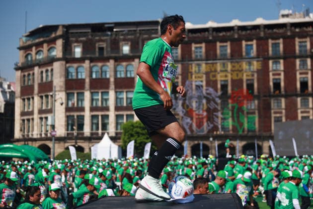 Mexico City attempts to break Guinness World Record for largest football lesson MEXICO CITY, MEXICO - MARCH 15: Participants take part in a football lesson during an attempt to break the Guinness World Record for the world s largest football (soccer) lesson, at Zocalo square, in Mexico City, Mexico on March 15, 2026. Thousands of people gathered to take part in the attempt to break the record in a soccer lesson organized by the Mexico City government as part of activities ahead of the 2026 FIFA World Cup. Daniel Cardenas Anadolu Mexico City Mexico. Editorial use only. Please get in touch for any other usage.  Copyright: x2026xAnadoluxDanielxCardenasx