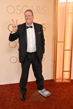 Penn Jillette arrives on the red carpet for the 98th annual Academy Awards in the Hollywood section of Los Angeles on Sunday, March 15, 2026. Conan O Brien will host the Oscars for the second consecutive year.  LAP20260315103 JIMxRUYMEN