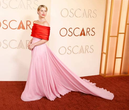 Jessie Buckley arrives on the red carpet for the 98th annual Academy Awards in the Hollywood section of Los Angeles on Sunday, March 15, 2026. Conan O Brien will host the Oscars for the second consecutive year.  LAP20260315521 JOHNxANGELILLO