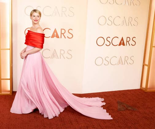 Jessie Buckley arrives on the red carpet for the 98th annual Academy Awards in the Hollywood section of Los Angeles on Sunday, March 15, 2026. Conan O Brien will host the Oscars for the second consecutive year.  LAP20260315523 JOHNxANGELILLO