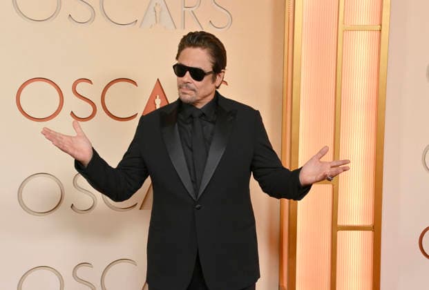 Benicio del Toro arrives on the red carpet for the 98th annual Academy Awards in the Hollywood section of Los Angeles on Sunday, March 15, 2026. Conan O Brien will host the Oscars for the second consecutive year.  LAP20260315224 JIMxRUYMEN