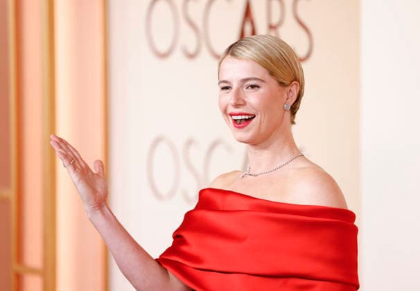 Jessie Buckley arrives on the red carpet for the 98th annual Academy Awards in the Hollywood section of Los Angeles on Sunday, March 15, 2026. Conan O Brien will host the Oscars for the second consecutive year.  LAP202603153004 JOHNxANGELILLO