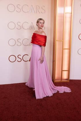 Jessie Buckley arrives on the red carpet of the 98th OscarsÂ® at the DolbyÂ® Theatre at Ovation Hollywood on Sunday, March 15, 2026. Los Angeles CA USA  35008375PLX