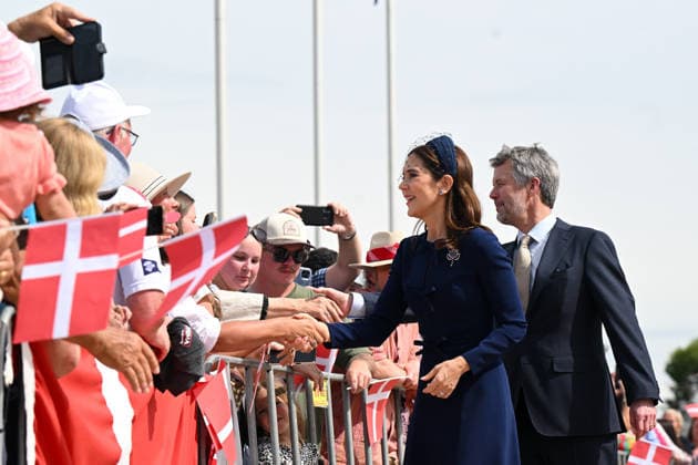 DENMARK ROYALS AUSTRALIA VISIT, Denmark s King Frederik X and Queen Mary meet with members of the public during a visit to the Australian War Memorial in Canberra, Monday, March 16, 2026. ( POOL CANBERRA AUSTRALIAN CAPITAL TERRITORY AUSTRALIA  Copyright: xLUKASxCOCHx 20260316132148916360