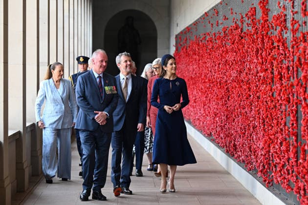 DENMARK ROYALS AUSTRALIA VISIT, Denmark s King Frederik X and Queen Mary walk along the Roll of Honour together with the Director of the Australian War Memorial Matt Anderson during a visit to the Australian War Memorial in Canberra, Monday, March 16, 2026. ( POOL CANBERRA AUSTRALIAN CAPITAL TERRITORY AUSTRALIA  Copyright: xLUKASxCOCHx 20260316175465919665