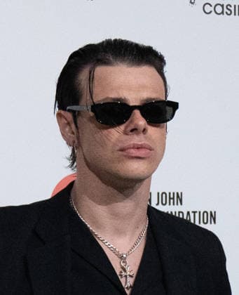 34th Annual Elton John AIDS Foundation Academy Awards Viewing Party YUNGBLUD on the red carpet of the 34th Annual Elton John AIDS Foundation Academy Awards Viewing Party at West Hollywood Park in Hollywood California on March 15, 2026. (Contributing Photographer, Connor Terry) West Hollywood California United States Copyright: xConnorxTerry imageSPACEx
