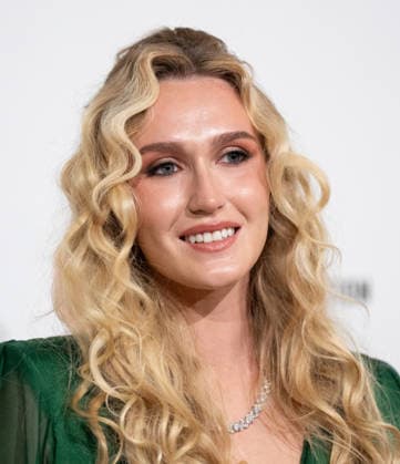34th Annual Elton John AIDS Foundation Academy Awards Viewing Party Gia De Sauvage arrives on the red carpet of the 34th Annual Elton John AIDS Foundation Academy Awards Viewing Party at West Hollywood Park in Hollywood California on March 15, 2026. (Contributing Photographer, Connor Terry) West Hollywood California United States Copyright: xConnorxTerry imageSPACEx