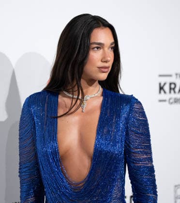 34th Annual Elton John AIDS Foundation Academy Awards Viewing Party Dua Lipa arrives on the red carpet of the 34th Annual Elton John AIDS Foundation Academy Awards Viewing Party at West Hollywood Park in Hollywood California on March 15, 2026. (Contributing Photographer, Connor Terry) West Hollywood California United States Copyright: xConnorxTerry imageSPACEx