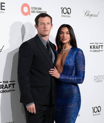 34th Annual Elton John AIDS Foundation Academy Awards Viewing Party Callum Turner and Dua Lipa arrives on the red carpet of the 34th Annual Elton John AIDS Foundation Academy Awards Viewing Party at West Hollywood Park in Hollywood California on March 15, 2026. (Contributing Photographer, Connor Terry) West Hollywood California United States Copyright: xConnorxTerry imageSPACEx