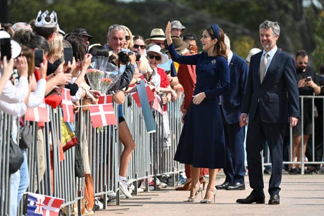 DENMARK ROYALS AUSTRALIA VISIT, Denmark s King Frederik X and Queen Mary meet with members of the public during a visit to the Australian War Memorial in Canberra, Monday, March 16, 2026. ( POOL CANBERRA AUSTRALIAN CAPITAL TERRITORY AUSTRALIA  Copyright: xLUKASxCOCHx 20260316121284737633
