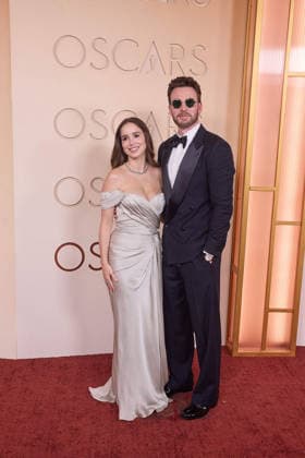 Alba Baptista and Chris Evans arrive on the red carpet of the 98th OscarsÂ® at the DolbyÂ® Theatre at Ovation Hollywood on Sunday, March 15, 2026. Los Angeles CA USA  35008666PLX