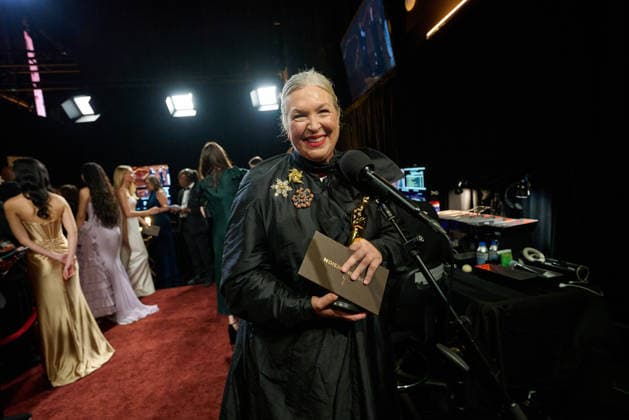 98th Oscars, Academy Awards Kate Hawley poses backstage with the Oscar for Costume Design during the 98th Oscars at Dolby Theatre at Ovation Hollywood on Sunday, March 15, 2026., Credit:Richard Harbaugh The Academy Avalon United States of America, CA, Hollywood, Dolby Theater  Copyright: xRichardxHarbaughx xThexAcademyx xAvalonx 1083357281