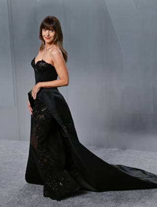 Alison Brie arrives on the red carpet at the 2026 Vanity Fair Oscar Party Hosted By Mark Guiducci at Los Angeles County Museum of Art in Los Angeles, California on Sunday, March 15, 2026.  LAP202603154047 CHRISxCHEW