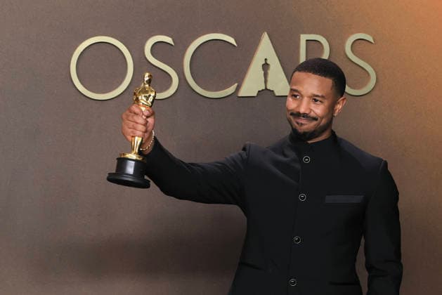 Michael B. Jordan poses with the Best Actor award for Sinners at the 98th Academy Awards ceremony in Los Angeles, USA March 15, 2026. 98th Academy Awards !ACHTUNG: NUR REDAKTIONELLE NUTZUNG!  Copyright: xArmandoxArorizox AME4398 20260316-55019712210_1