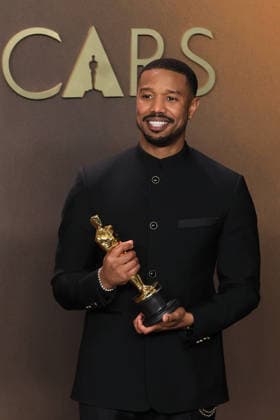 Michael B. Jordan poses with the Best Actor award for Sinners at the 98th Academy Awards ceremony in Los Angeles, USA March 15, 2026. 98th Academy Awards !ACHTUNG: NUR REDAKTIONELLE NUTZUNG!  Copyright: xArmandoxArorizox AME4400 20260316-55019712212_1