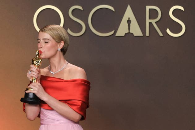 Jessie Buckley poses with the Best Actress award for Hamnet at the 98th Academy Awards ceremony in Los Angeles, USA March 15, 2026. 98th Academy Awards !ACHTUNG: NUR REDAKTIONELLE NUTZUNG!  Copyright: xArmandoxArorizox AME4423 20260316-55019712294_1