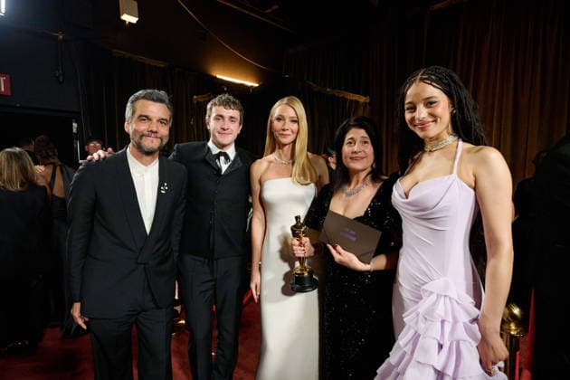 Wagner Moura, Paul Mescal, Gwyneth Paltrow, Cassandra Kulukundis, and Chase Infiniti pose backstage with the OscarÂ® for Casting during the 98th OscarsÂ® at DolbyÂ® Theatre at Ovation Hollywood on Sunday, March 15, 2026. Los Angeles CA USA  350081174PLX