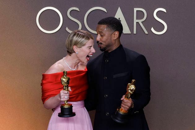 March 15, 2026, Hollywood, California, USA: (L-R) Jessie Buckley and Michael B. Jordan in the press room of the 98th Annual Academy Awards on Sunday March 15, 2026 at the Dolby Theater in Hollywood, California. BURT HARRIS BNS PI Hollywood USA  - ZUMAp124 20260315_zaa_p124_348 Copyright: xBurtxHarrisx