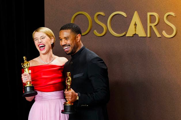 Best Actress in a Leading Role Oscar winner Jessie Buckley of Hamnet celebrates in the press photo room with Best Actor in a Leading Role winner Michael B. Jordan of Sinners during the 98th annual Academy Awards in the Hollywood section of Los Angeles on Sunday, March 15, 2026.  LAP2026031543214 BONNIExCASH