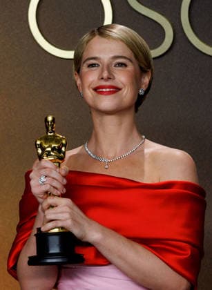 March 15, 2026, Hollywood, California, USA: Jessie Buckley, winner of the Best Actress Award for Ã¢â‚¬oeHamnetÃ¢â‚¬Â, poses in the press room of the 98th Annual Academy Awards on Sunday March 15, 2026 at the Dolby Theater in Hollywood, California. PRENSA INTERNACIONAL Hollywood USA  - ZUMAp124 20260315_zaa_p124_365 Copyright: xPrensaxInternacionalx