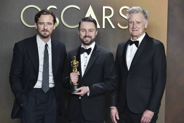 Andy Jurgensen, Lewis Pullman, Bill Pullman in the press room for The 98th Academy Awards - Press Room, Dolby Theatre at Ovation Hollywood, Los Angeles, CA, March 15, 2026. Photo By: Elizabeth Goodenough Everett Collection The 98th Academy Awards - Press Room PUBLICATIONXNOTxINxCANxCHNxFRAxITAxJPNxNORxPOLxRUSxESPxUKxUSA