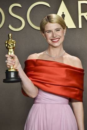 Jessie Buckley in the press room for The 98th Academy Awards - Press Room, Dolby Theatre at Ovation Hollywood, Los Angeles, CA, March 15, 2026. Photo By: Elizabeth Goodenough Everett Collection The 98th Academy Awards - Press Room PUBLICATIONXNOTxINxCANxCHNxFRAxITAxJPNxNORxPOLxRUSxESPxUKxUSA