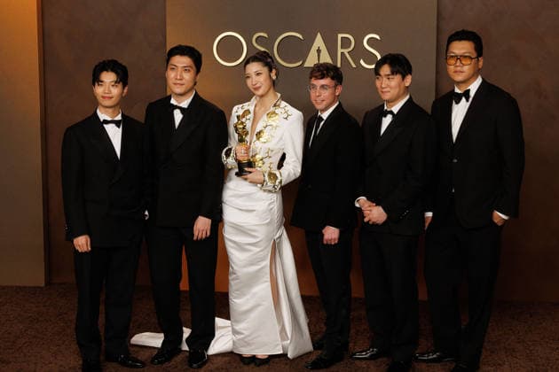 March 15, 2026, Hollywood, California, USA: (L-R) Yuhan, ZHUN, EJAE, Mark Sonnenblick, NHD, and 24, winners of the Best Original Song for Golden from Ã¢â‚¬oeKPop Demon Hunters , pose in the press room of the 98th Annual Academy Awards on Sunday March 15, 2026 at the Dolby Theater in Hollywood, California. PRENSA INTERNACIONAL Hollywood USA - ZUMAp124 20260315_zaa_p124_380 Copyright: xPrensaxInternacionalx
