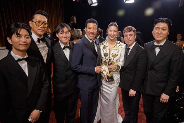 Yuhan, ZHUN, EJAE, Mark Sonnenblick, NHD, and 24 pose backstage with the OscarÂ® for Original Song during the live ABC Telecast of the 98th OscarsÂ® at DolbyÂ® Theatre at Ovation Hollywood on Sunday, March 15, 2026. Los Angeles CA USA  350081327PLX