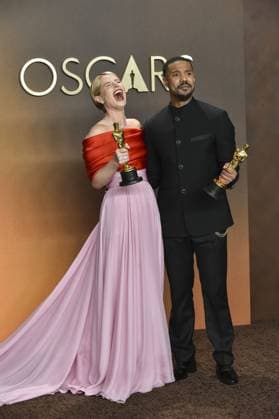 Jessie Buckley, Michael B. Jordan in the press room for The 98th Academy Awards - Press Room, Dolby Theatre at Ovation Hollywood, Los Angeles, CA, March 15, 2026. Photo By: Elizabeth Goodenough Everett Collection The 98th Academy Awards - Press Room PUBLICATIONXNOTxINxCANxCHNxFRAxITAxJPNxNORxPOLxRUSxESPxUKxUSA