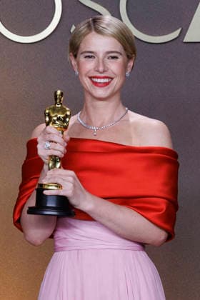 March 15, 2026, Hollywood, California, USA: Jessie Buckley in the press room of the 98th Annual Academy Awards on Sunday March 15, 2026 at the Dolby Theater in Hollywood, California. BURT HARRIS BNS PI Hollywood USA - ZUMAp124 20260315_zaa_p124_394 Copyright: xBurtxHarrisx