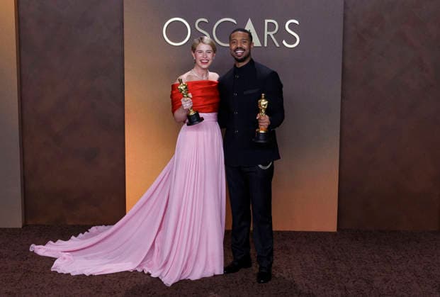 March 15, 2026, Hollywood, California, USA: (L-R) Jessie Buckley and Michael B. Jordan in the press room of the 98th Annual Academy Awards on Sunday March 15, 2026 at the Dolby Theater in Hollywood, California. BURT HARRIS BNS PI Hollywood USA - ZUMAp124 20260315_zaa_p124_399 Copyright: xBurtxHarrisx
