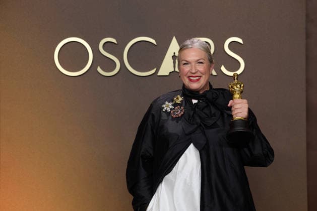 98th Oscars, Academy Awards Kate Hawley poses backstage with the Oscar for Costume Design during the 98th Oscars at Dolby Theatre at Ovation Hollywood on Sunday, March 15, 2026., Credit:Etienne Laurent The Academy Avalon United States of America, CA, Hollywood, Dolby Theater  Copyright: xEtiennexLaurentx xThexAcademyx xAvalonx 1083386630