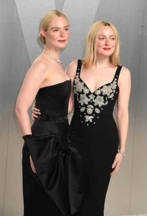 LOS ANGELES, CALIFORNIA - MARCH 15: Elle Fanning and Dakota Fanning at the 2026 Vanity Fair Oscar Party Hosted By Mark Guiducci at Los Angeles County Museum of Art on March 15, 2026 in Los Angeles, California Copyright: xJeffreyxMayerx xMediaPunchx