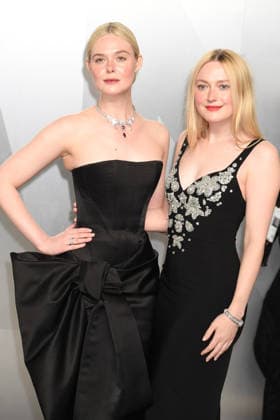 LOS ANGELES, CALIFORNIA - MARCH 15: Elle Fanning and Dakota Fanning at the 2026 Vanity Fair Oscar Party Hosted By Mark Guiducci at Los Angeles County Museum of Art on March 15, 2026 in Los Angeles, California Copyright: xJeffreyxMayerx xMediaPunchx