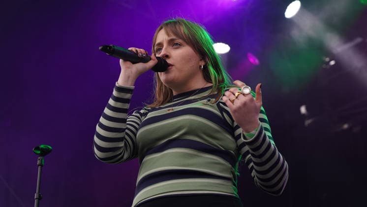 SINGER Nell Mescal The Mayor of London s St Patrick s Festival i at Trafalgar Square on Sunday 15 03 2026 SINGER Nell Mescal The Mayor of London s St Patrick s Festival i at Trafalgar Square on Sunday 15 03 2026, Credit:Roger Alarcon Avalon United Kingdom, London  Copyright: xRogerxAlarconx xAvalonx 1083306918