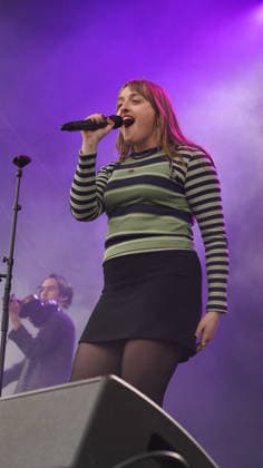 SINGER Nell Mescal The Mayor of London s St Patrick s Festival i at Trafalgar Square on Sunday 15 03 2026 SINGER Nell Mescal The Mayor of London s St Patrick s Festival i at Trafalgar Square on Sunday 15 03 2026, Credit:Roger Alarcon Avalon United Kingdom, London  Copyright: xRogerxAlarconx xAvalonx 1083307063