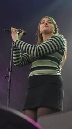 SINGER Nell Mescal The Mayor of London s St Patrick s Festival i at Trafalgar Square on Sunday 15 03 2026 SINGER Nell Mescal The Mayor of London s St Patrick s Festival i at Trafalgar Square on Sunday 15 03 2026, Credit:Roger Alarcon Avalon United Kingdom, London  Copyright: xRogerxAlarconx xAvalonx 1083307279