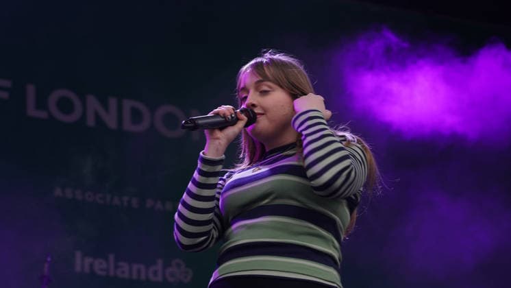 SINGER Nell Mescal The Mayor of London s St Patrick s Festival i at Trafalgar Square on Sunday 15 03 2026 SINGER Nell Mescal The Mayor of London s St Patrick s Festival i at Trafalgar Square on Sunday 15 03 2026, Credit:Roger Alarcon Avalon United Kingdom, London  Copyright: xRogerxAlarconx xAvalonx 1083307294